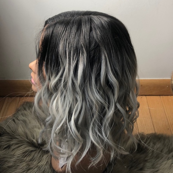 ?LEXA 12” GREY CELEB  MIDDLE PART WAVY BOB WIG main image 5